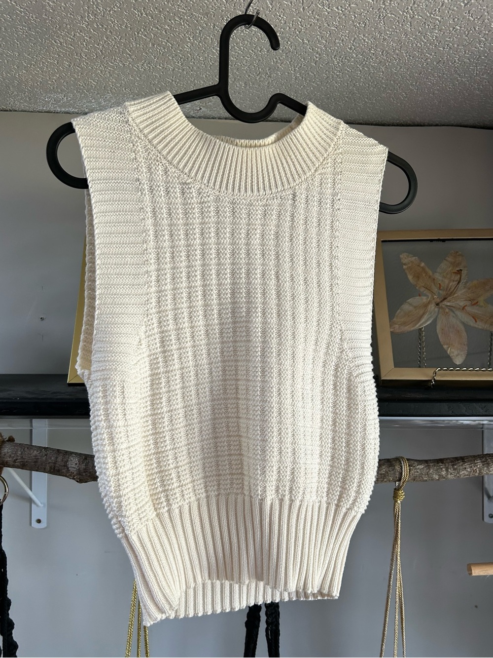 Dynamite Cream Knit Sleeveless Sweater Vest